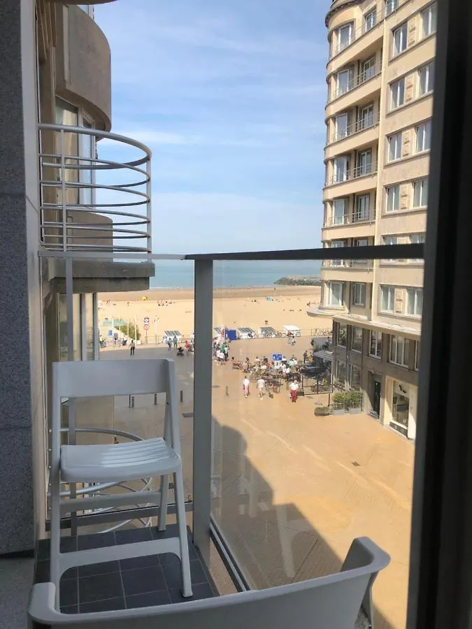 Modern Apartment At 2 Steps From Beach オステンド